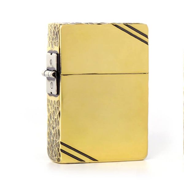 Zippo tái bản 1935 chặt góc cạnh hoa văn gõ búa ZN309