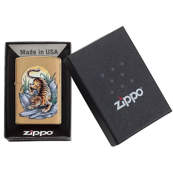 Zippo đồng xước in hình Mãnh Hổ Săn Mồi Z370