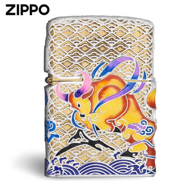 Zippo Mỹ xuất Nhật bọc vàng ốp Trâu Chiến dạ quang ZN340