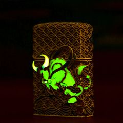 Zippo Mỹ xuất Nhật bọc vàng ốp Trâu Chiến dạ quang ZN340