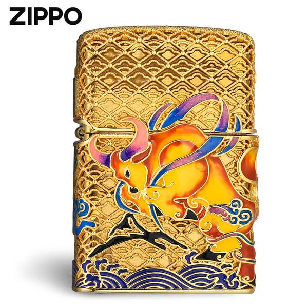 Zippo Mỹ xuất Nhật bọc vàng ốp Trâu Chiến dạ quang ZN340
