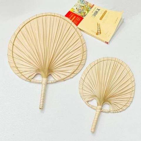 Quạt lá cọ - Quạt cầm tay đan thủ công, phong cách truyền thống - Decor treo tường, trang trí Tết