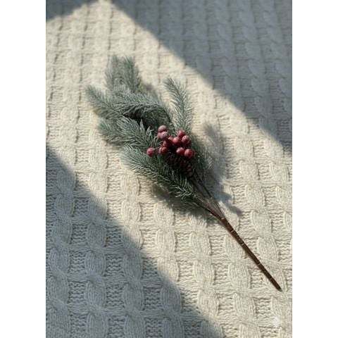 [ 1 CÀNH CÓ TRÊN 50 NHÁNH ] Cành thông giả trang trí Noel - Kèm quả châu đỏ, quả thông - Phụ kiện decor Giáng Sinh