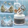 Set 2 con Thiên Nga bằng nhựa - Màu Vàng, Bạc - Decor Trang trí bánh sinh nhật, tráp cưới hỏi