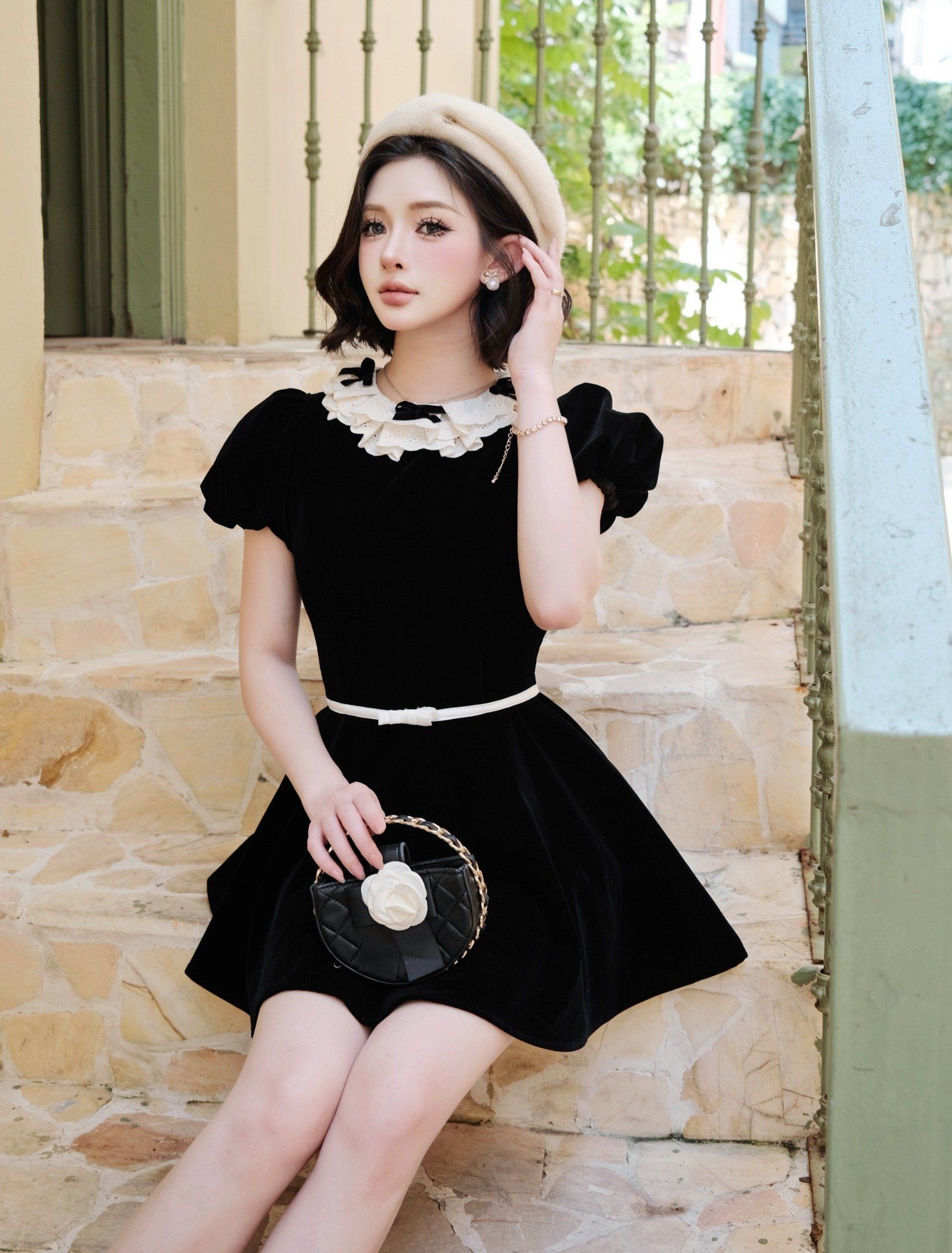  Váy Nhung Cổ Ren Đai Eo V1423 