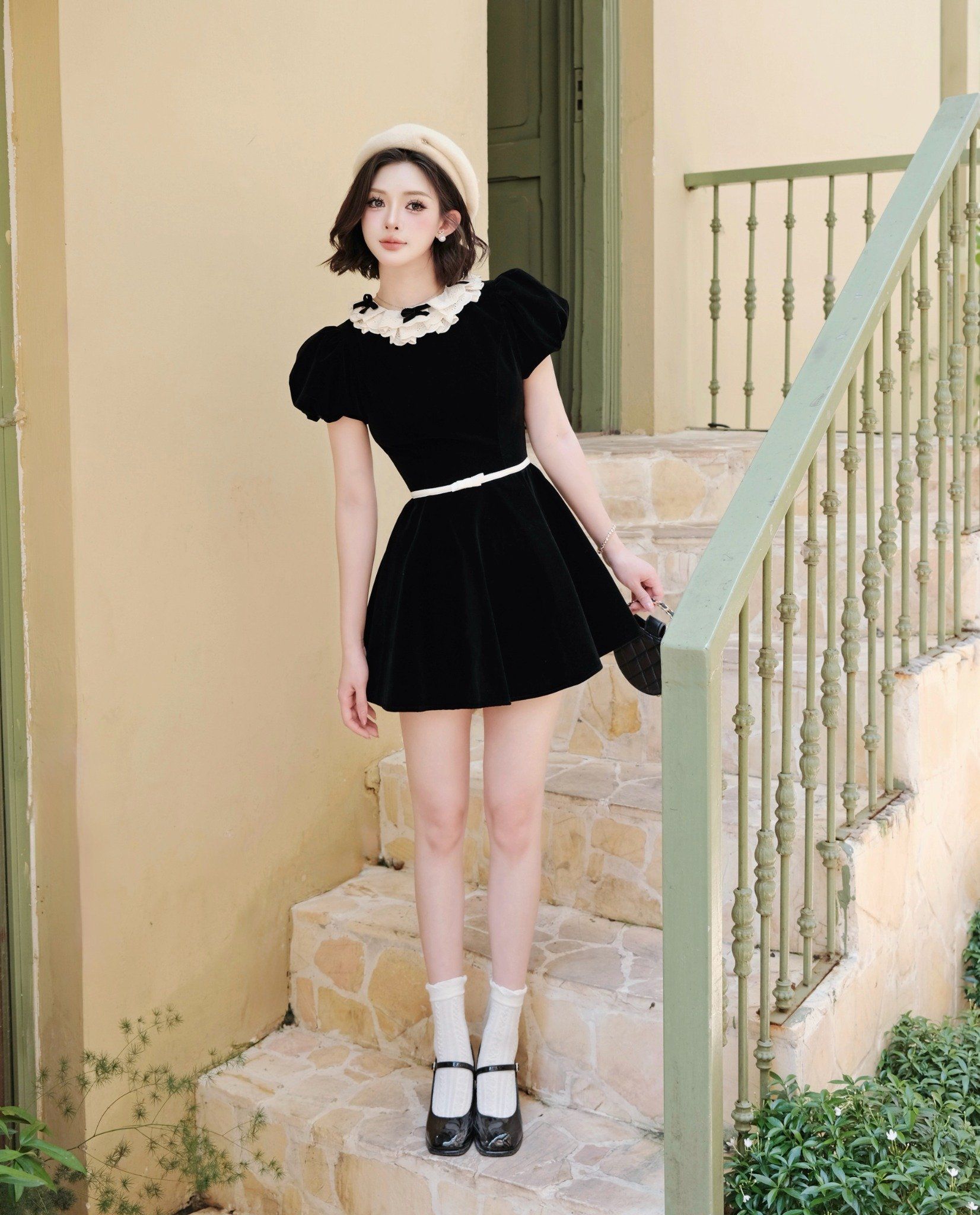  Váy Nhung Cổ Ren Đai Eo V1423 