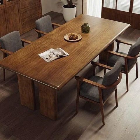  DINING ROOM INTERIOR 