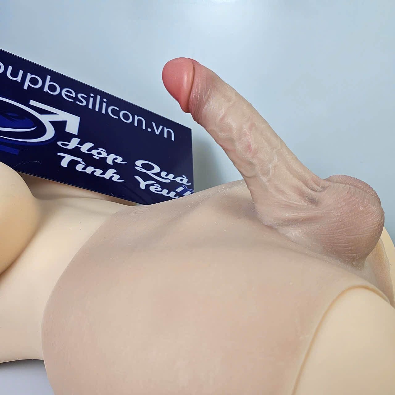  Dương vật giả liền quần cho les silicon cao cấp đặc ruột lớn 