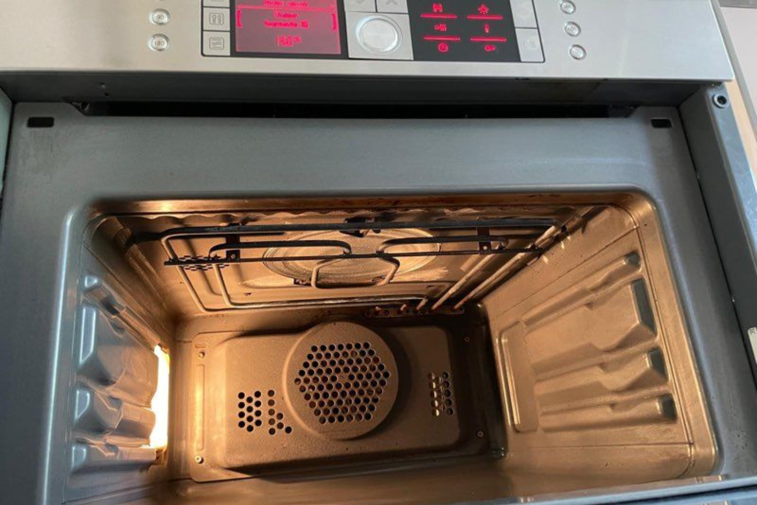 Lò Vi Sóng Có Nướng Bosch HBC86K753B Series 8 |  Lắp Âm 42 Lít