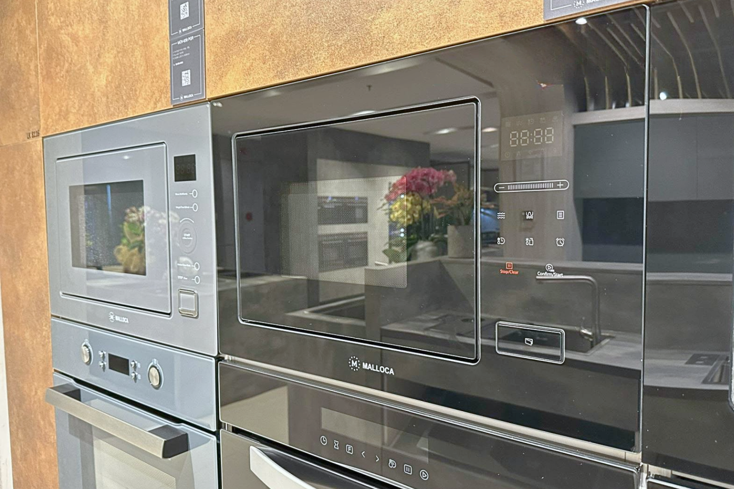 Lò Vi Sóng Có Nướng Malloca MW-925BF | Không Đĩa Quay 25L