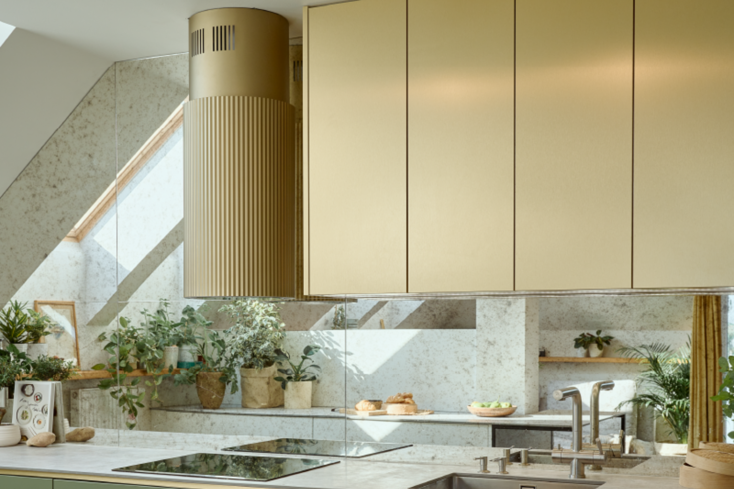 Máy Hút Mùi Đảo Bếp Malloca Monogold K-382G