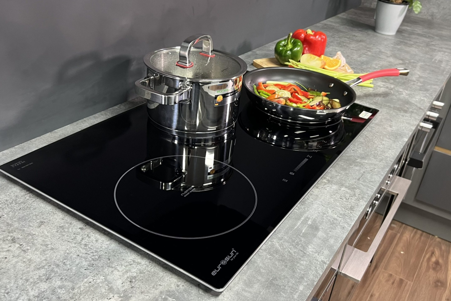 Bếp Từ Eurosun EU-T881G | Lắp Âm 3 Vùng Nấu