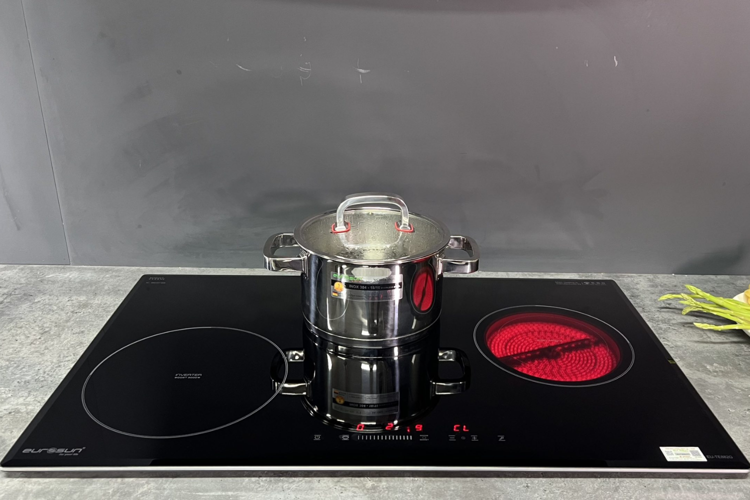 Bếp Điện Từ Kết Hợp Hồng Ngoại Eurosun EU-TE882G - Lắp Âm 3 Vùng Nấu