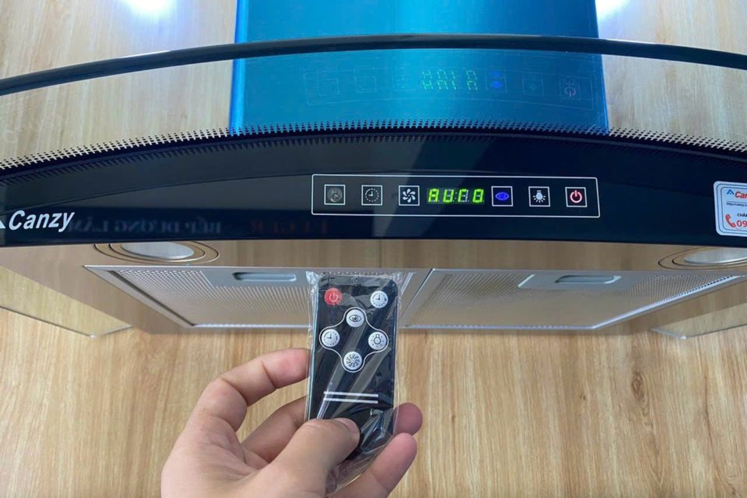 Máy hút mùi kính cong Canzy CZ 0470