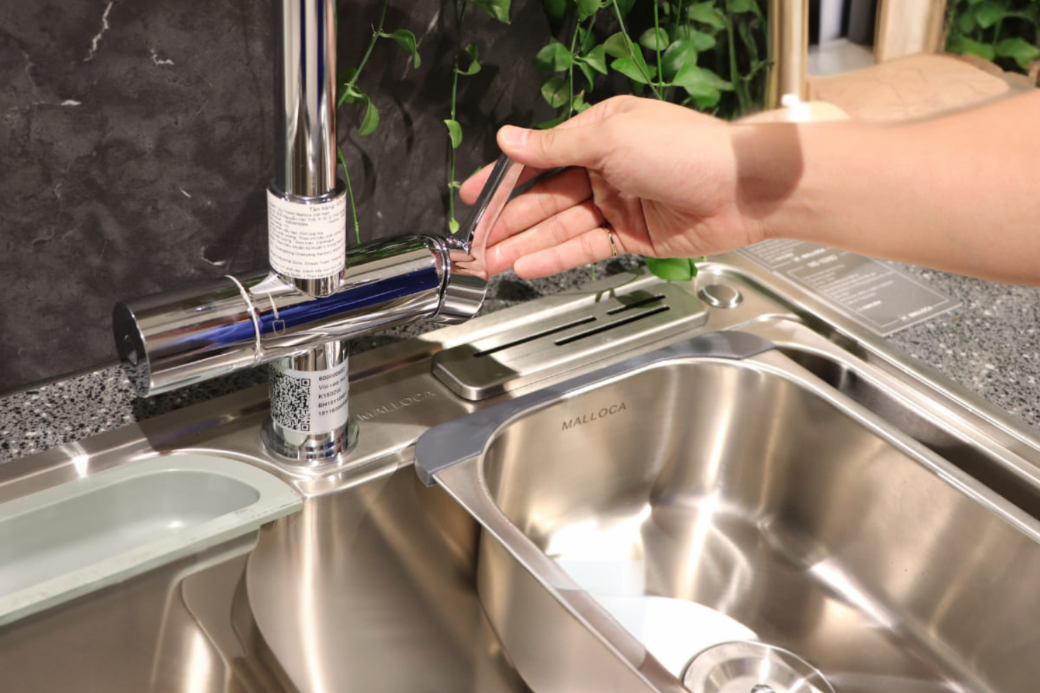 Vòi Rửa Bát 3 Đường Nước Malloca K150DW | Đồng Thau Mạ Chrome