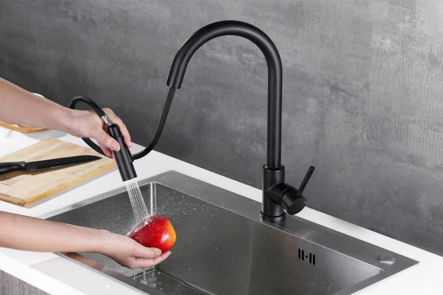 Vòi Rửa Bát Cảm Ứng Nóng Lạnh Dây Rút Hafele 570.58.331 | Inox 304