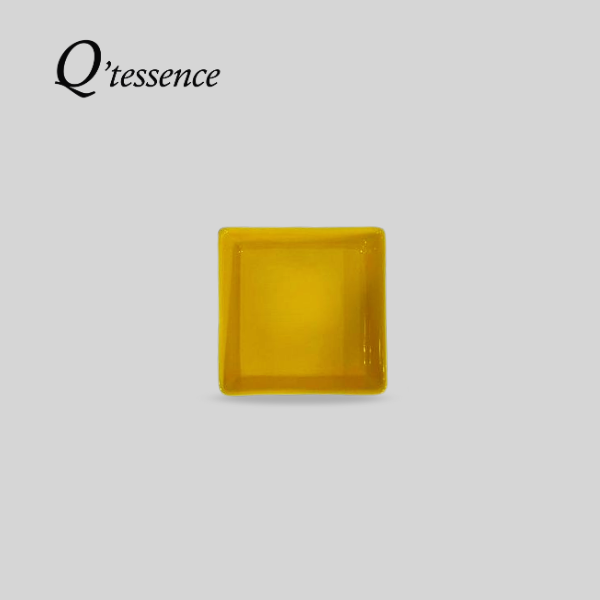 Q'TESSENCE-ĐĨA SỨ MÀU VÀNG 7.6CM (SQUARE MINI DISH)