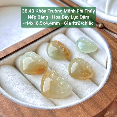 Khoá Trường Mệnh Phỉ Thuý Nếp Băng - Hoa Bay Lục Đậm ~14x16.5x4.4mm - 38.40