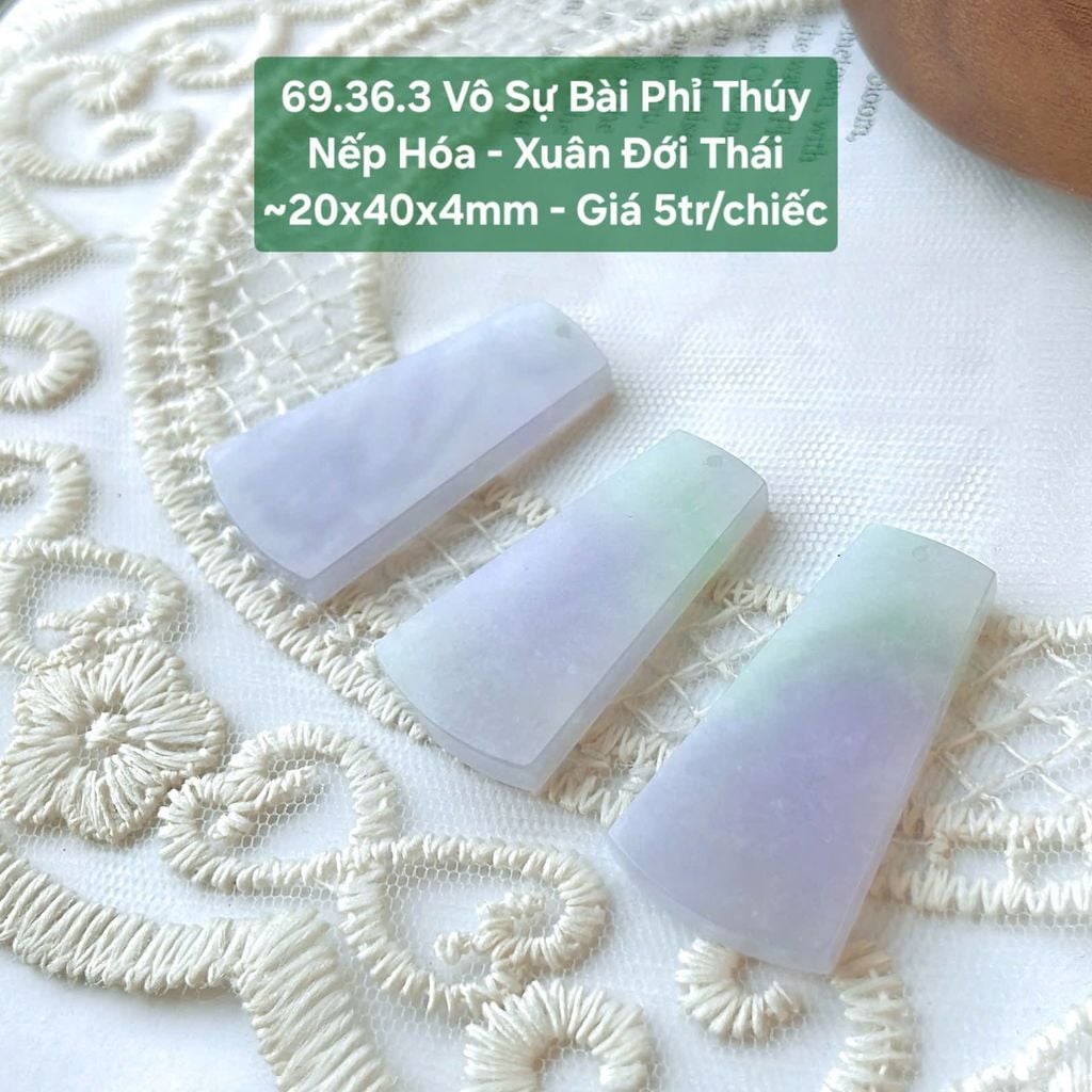 Vô Sự Bài Phỉ Thuý Nếp Hoá - Xuân Đới Thái ~20x40x4mm - 69.36.3