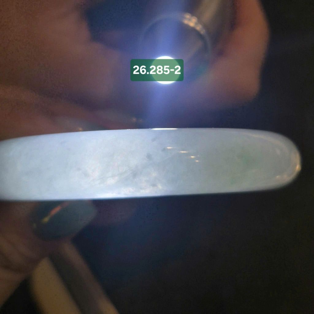 Vòng Hẹ Phỉ Thuý Nếp Băng Keo Trắng phớt Lục Táo ~55x12,4x8,7mm 26.285