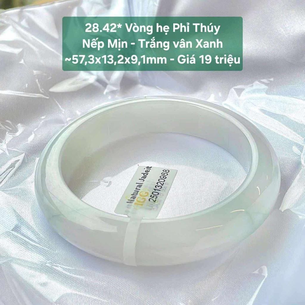 Vòng hẹ Phỉ Thúy Nếp Mịn - Trắng vân Xanh ~57,3x13,2x9,1mm 28.42*