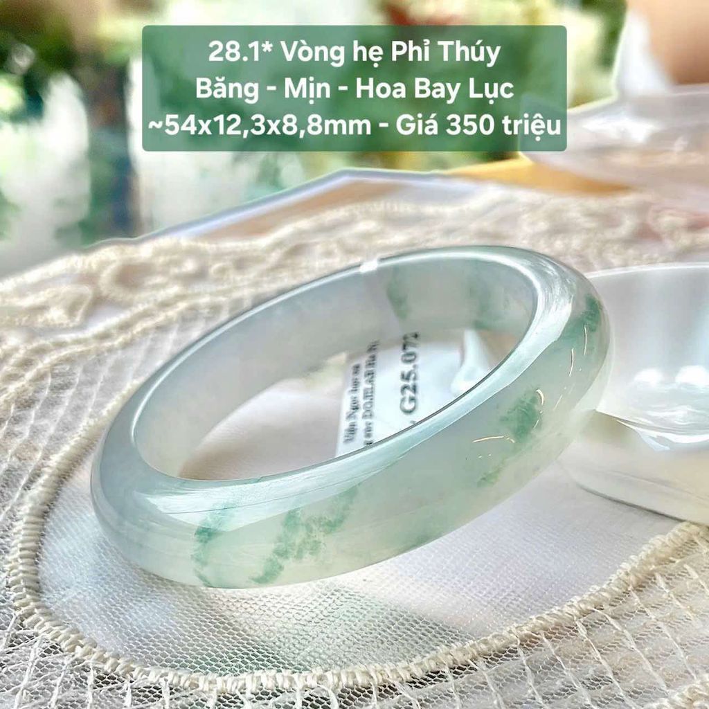 Vòng hẹ Phỉ Thúy  Băng - Mịn - Hoa Bay Lục  ~54x12,3x8,8mm 28.1*