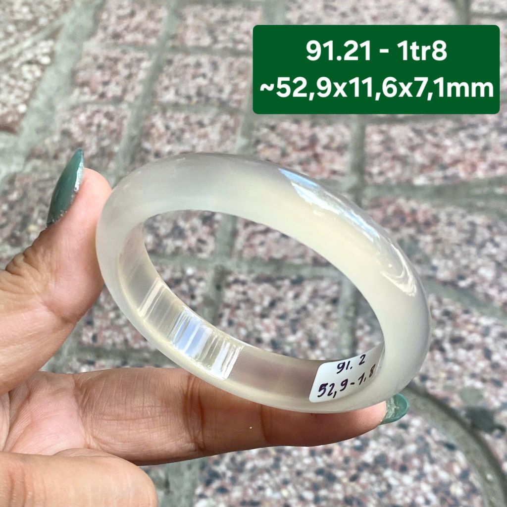Vòng Ngọc Tuỷ Chalcedony bạch nguyệt quang ~52,9x11,6x7,1mm 91.21