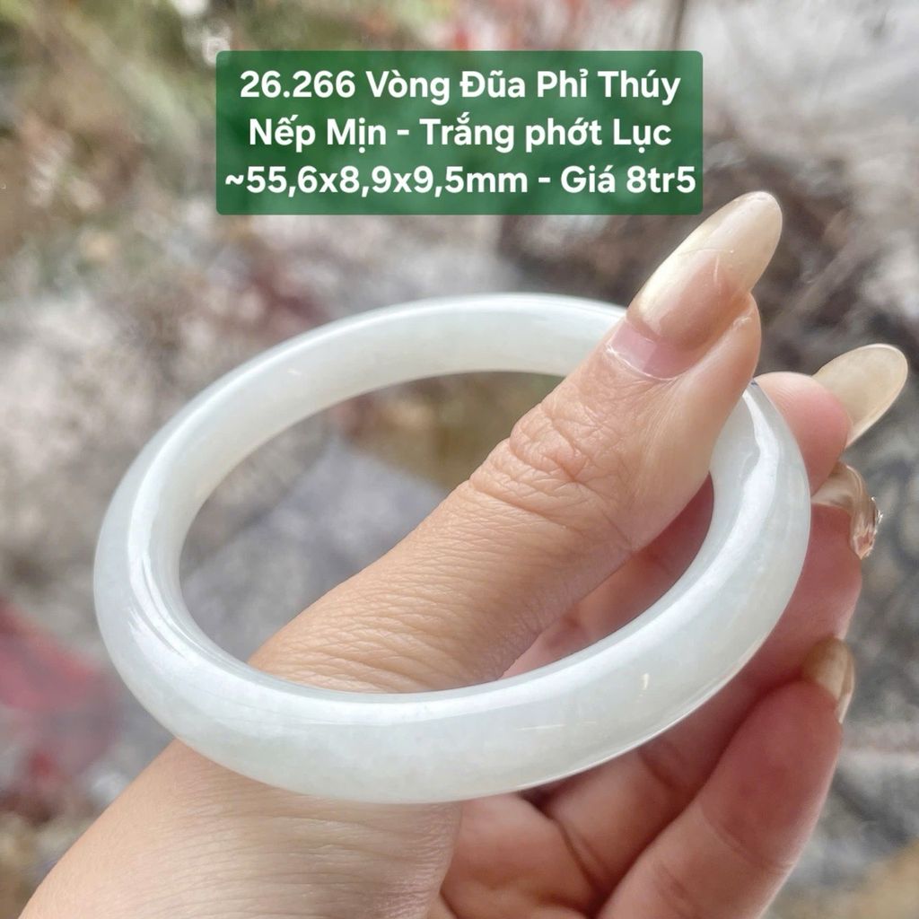 Vòng Đũa Phỉ Thuý Nếp Mịn - Trắng Phớt Lục ~55.6x8.9x9.5mm - 26.266