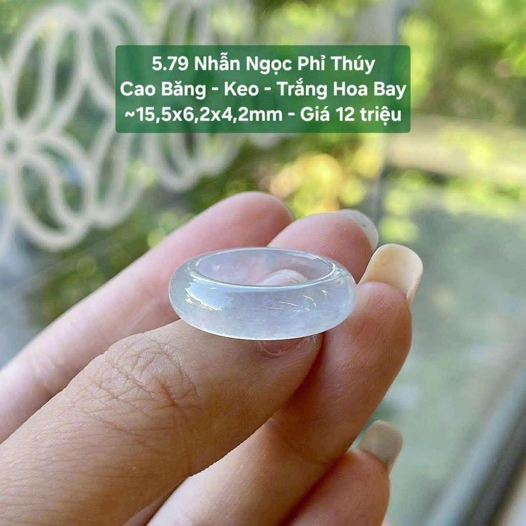 Nhẫn Ngọc Phỉ Thúy  Cao Băng - Keo - Trắng Hoa Bay  ~15,5x6,2x4,2mm 5.79