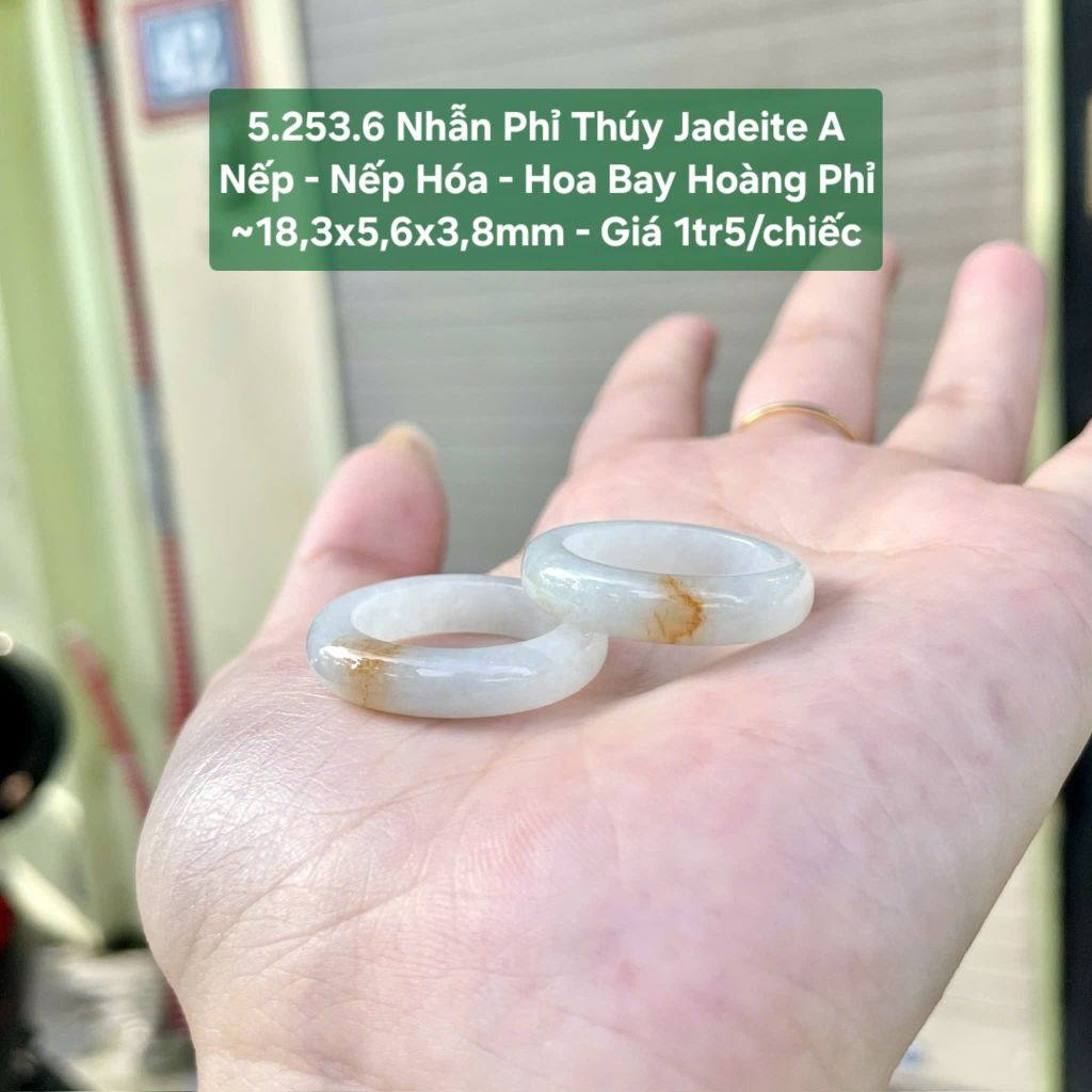 5.253.6 Nhẫn Phỉ Thuý Jadeite A - Nếp - Nếp Hoá - Hoa Bay Hoàng Phỉ ~18,3x5,6x3,8mm