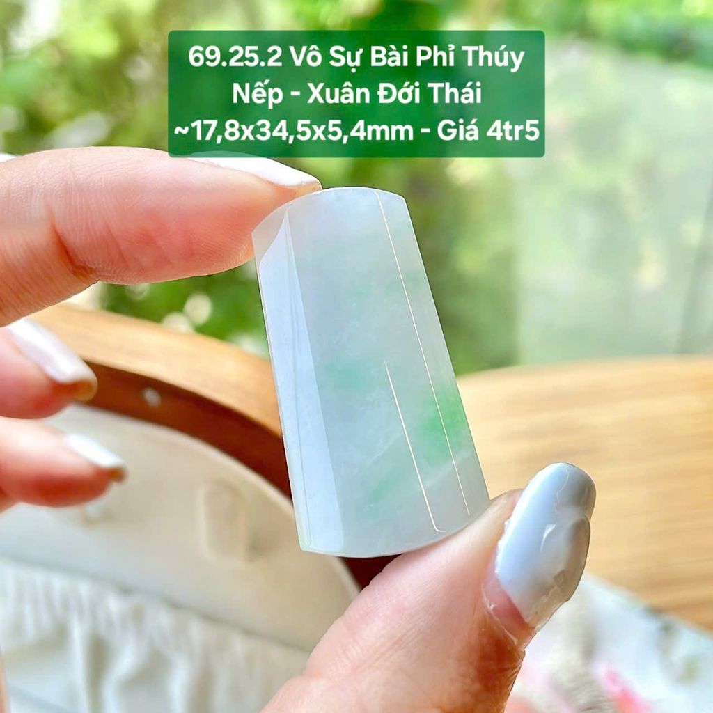 Vô Sự Bài Phỉ Thúy Jadeite A Nếp - Xuân Đới Thái ~17,8x34,5x5,4mm 69.25.2