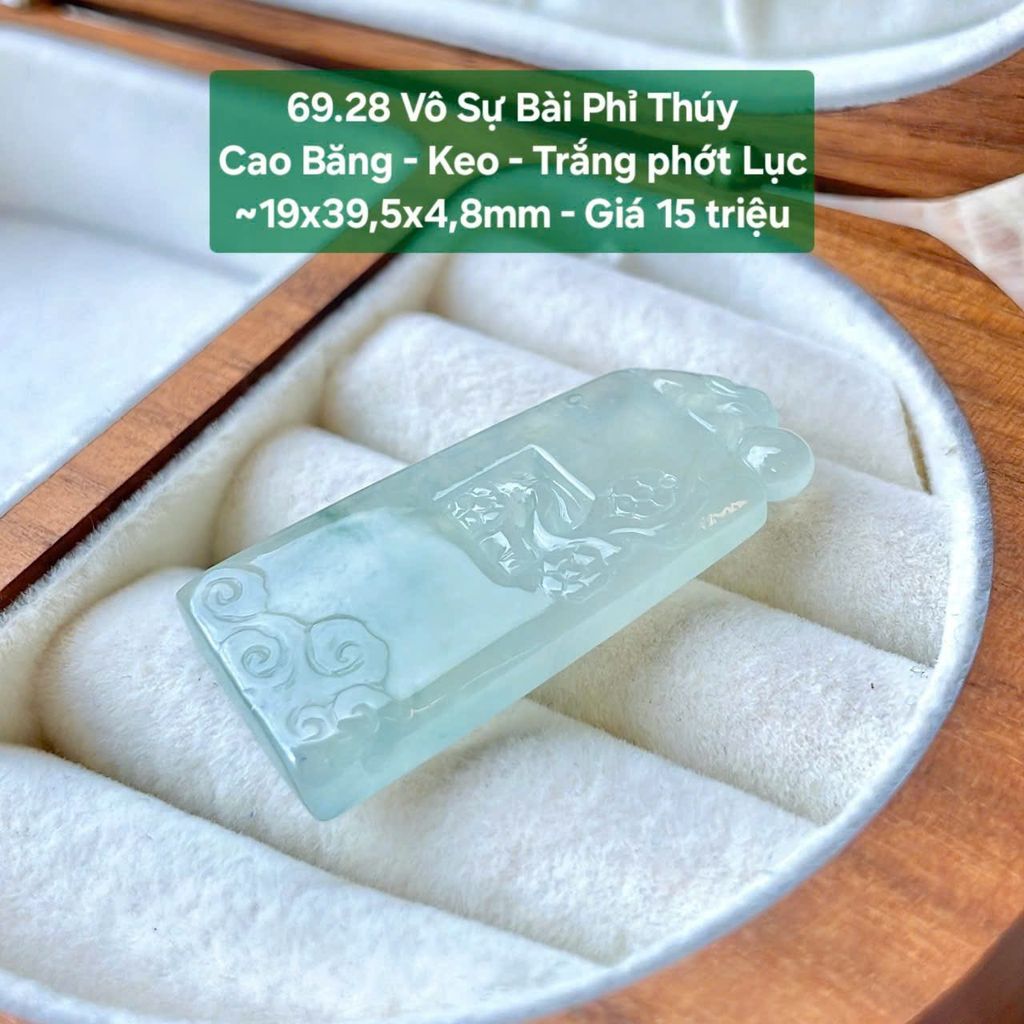 Vô Sự Bài Phỉ Thúy Jadeite A Cao Băng - Keo - Trắng phớt Lục ~19x39,5x4,8mm 69.28