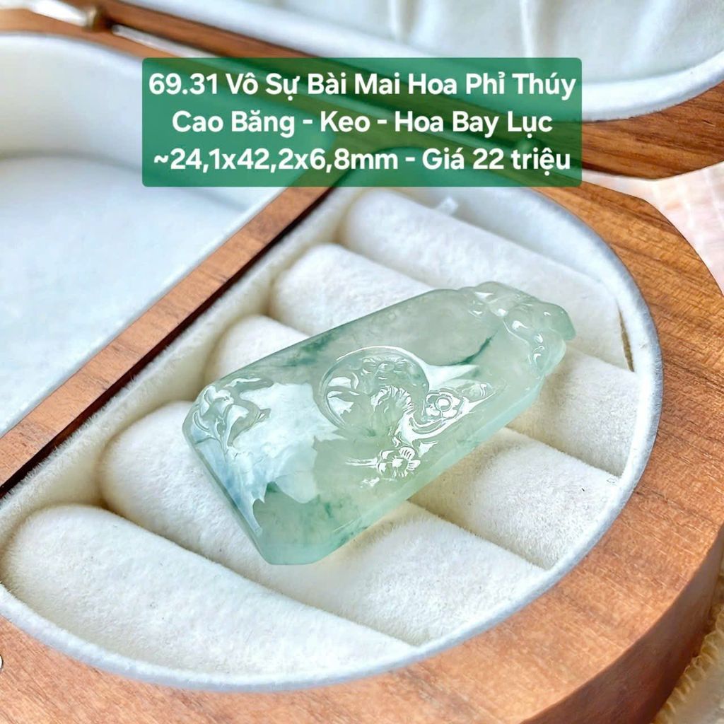 Vô Sự Bài Mai Hoa Phỉ Thúy Jadeite A Cao Băng - Keo - Hoa Bay Lục ~24,1x42,2x6,8mm 69.31