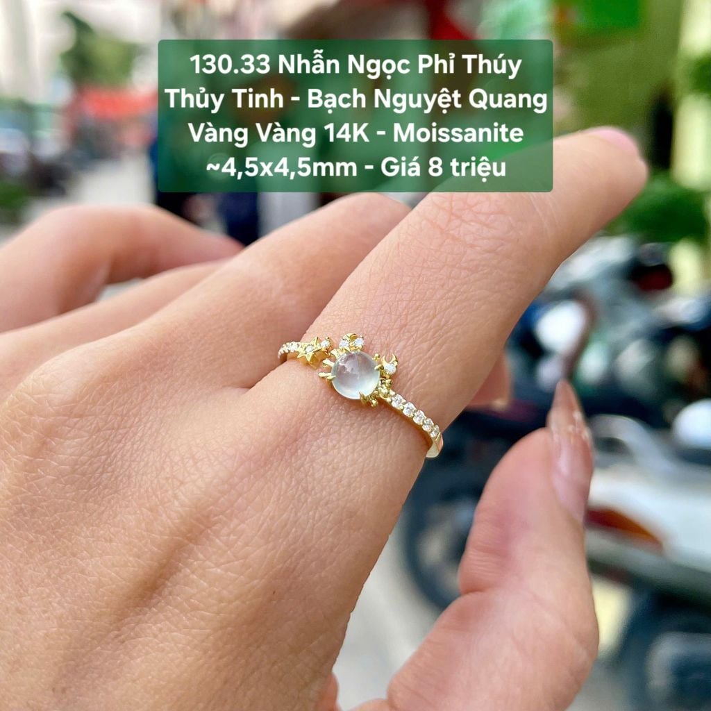 Nhẫn Ngọc Phỉ Thúy Thủy Tinh - Bạch Nguyệt Quang Vàng Vàng 14K - Moissanite 4,5x4,5mm 130.33