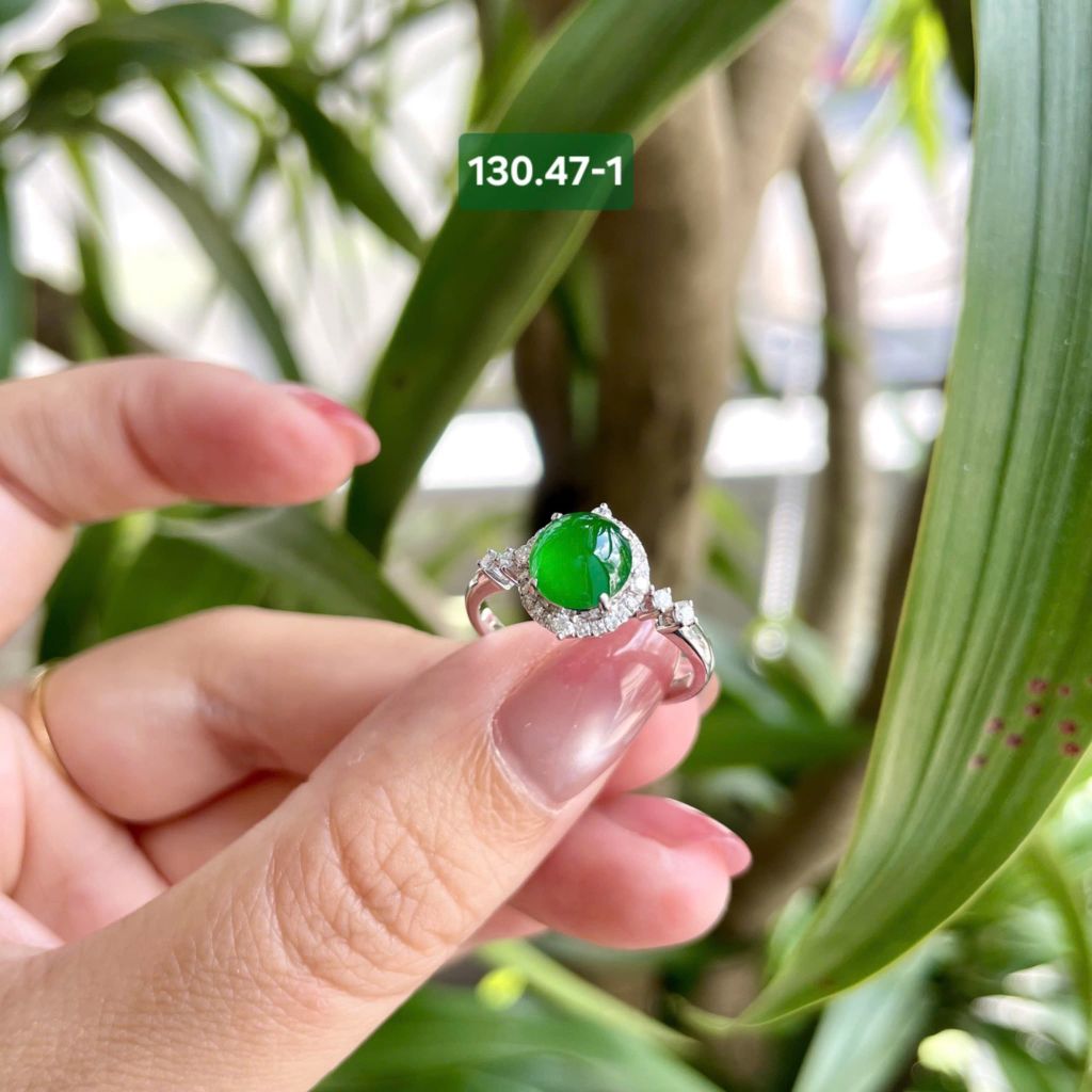130.47 Nhẫn Phỉ Thuý Jadeite A Thuỷ Tinh - Đế Vương Lục - VT18K - KC Tấm ~ 7,2 x 7,5mm