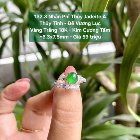 132.3 Nhẫn Phỉ Thuý Jadeite A Thuỷ Tinh - Đế Vương Lục - VT18K -KC Tấm - 6,3x7,5mm