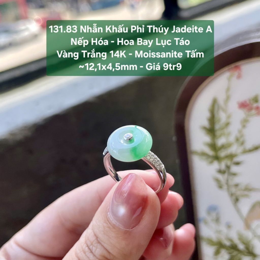 131.83 Nhẫn Khấu Ngọc Phỉ Thuý Jadeite A -  Nếp Hoá - Hoa Bay Lục Táo - VT14K - Mois Tấm ~12,1x4,5mm