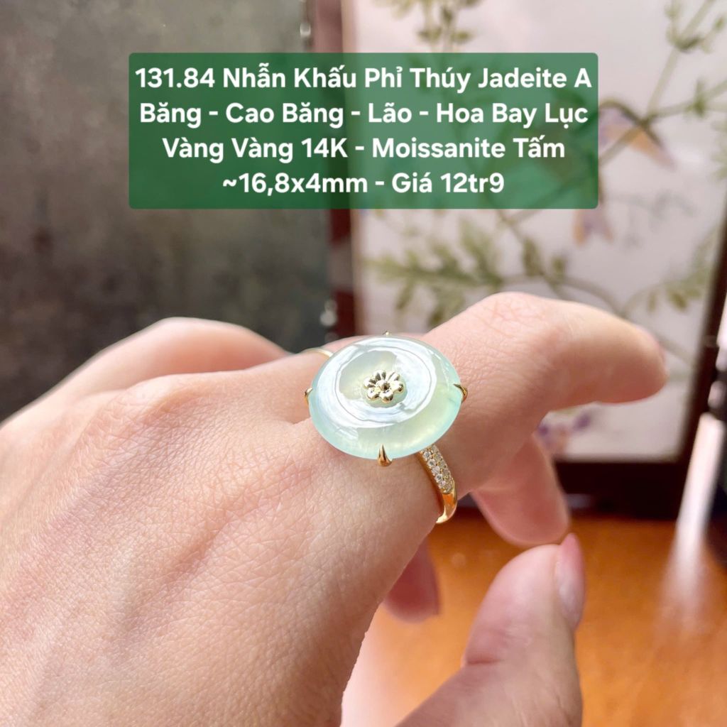 131.84 Nhẫn Khấu Ngọc Phỉ Thuý Jadeite A - Băng - Cao Băng - Lão - Hoa Bay Lục - VV14K - Mois Tấm ~16,8x4mm