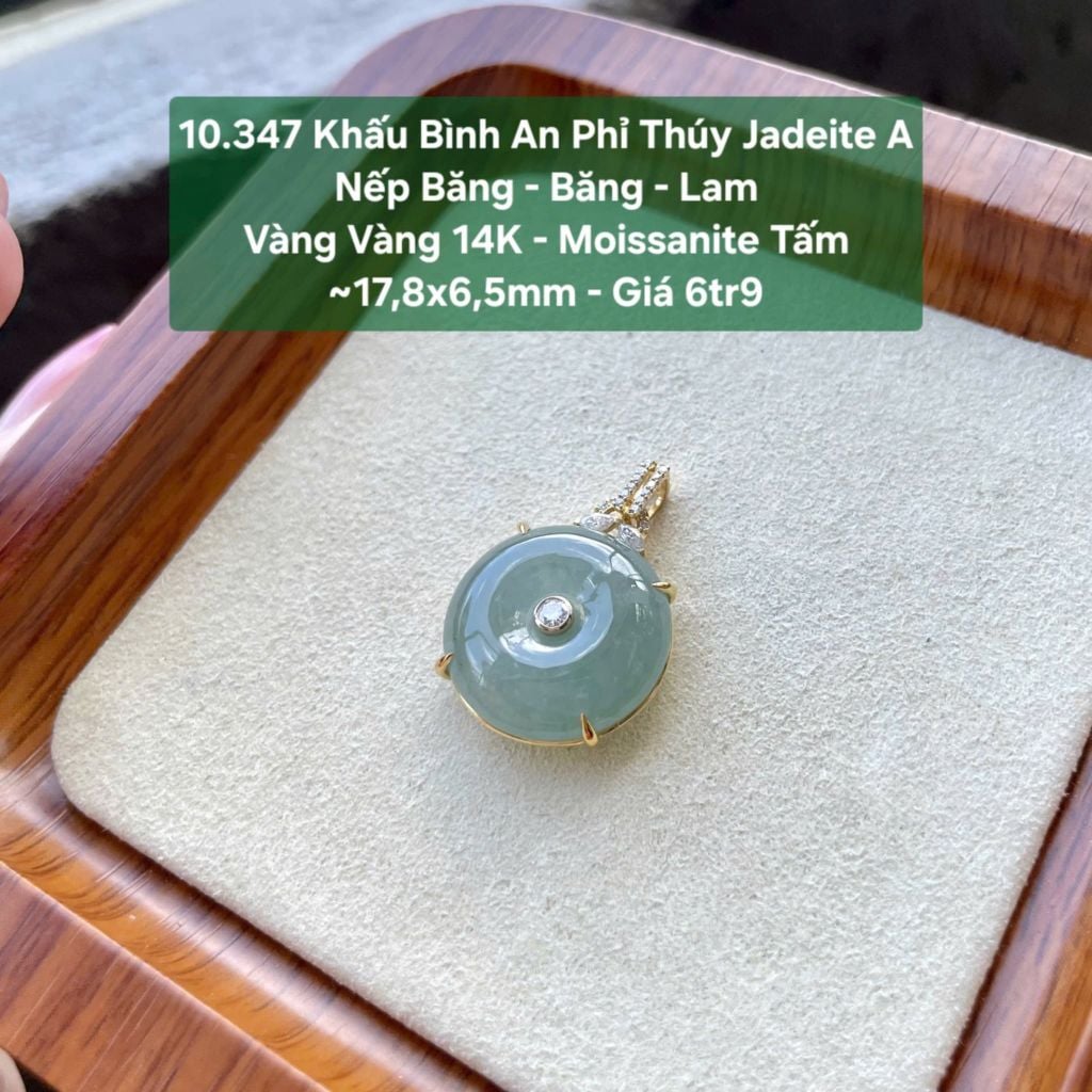 10.347 Khấu Bình An Phỉ Thuý Jadeite A - Nếp Băng - Băng - Lam VV14K- Mois Tấm ~17,8x6,5mm