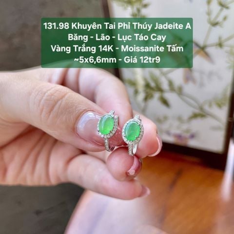 131.98 Khuyên Tai Phỉ Thuý Jadeite A- Băng - Lão  - Lục Táo Cay- VT14K - Mois Tấm ~6x6,8mm