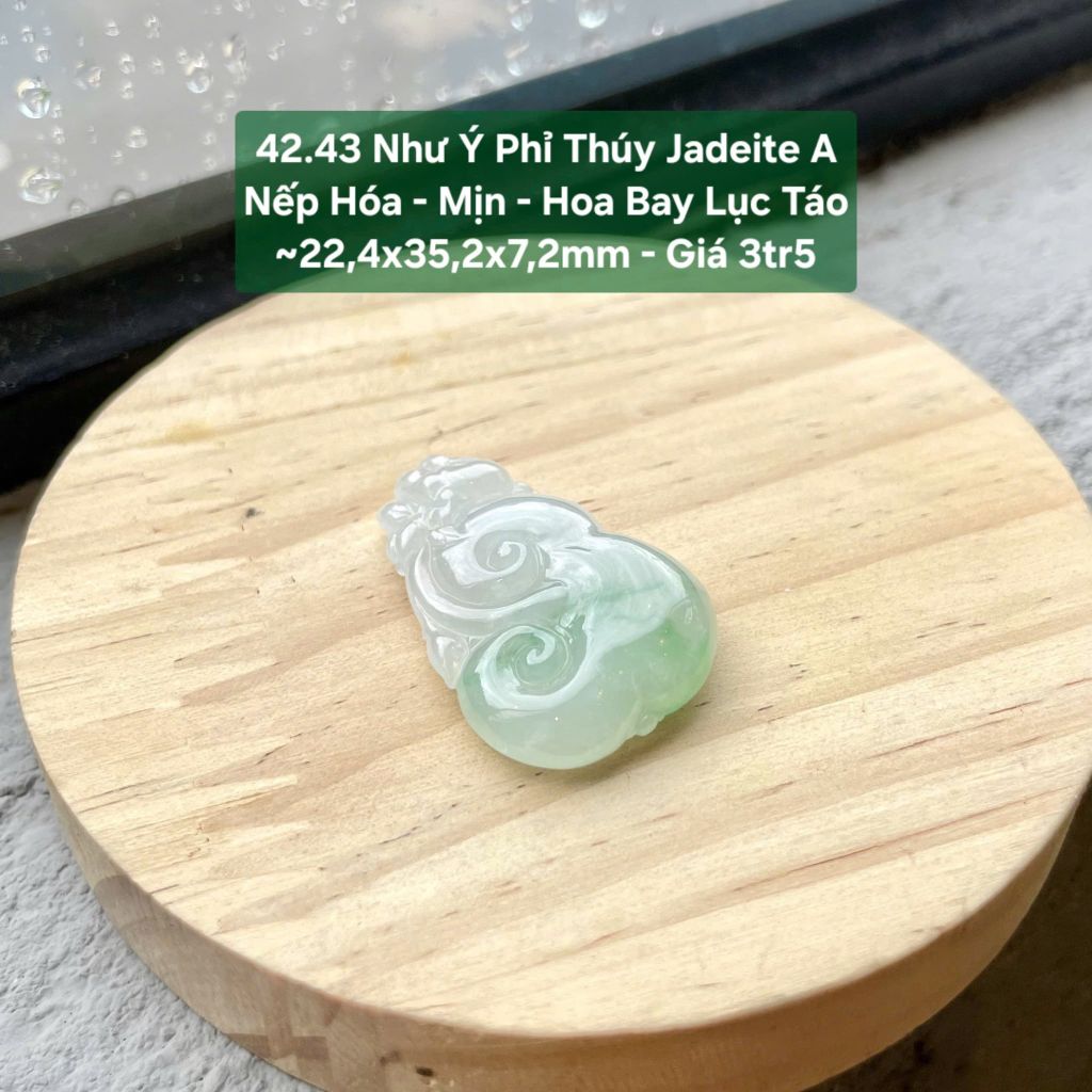 42.43 Như Ý Phỉ Thuý Jadeite A - Nếp Hoá - Mịn - Hoa Bay Lục Táo ~ 22,4x35,2x7,2mm