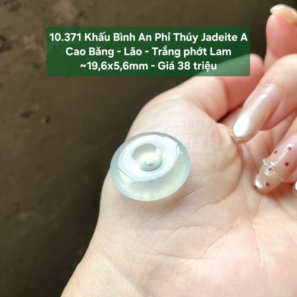 10.371 Khấu Bình An Phỉ Thuý Jadeite A - Cao Băng - Lão - Trắng Phớt Lam ~ 19,6x5,6mm