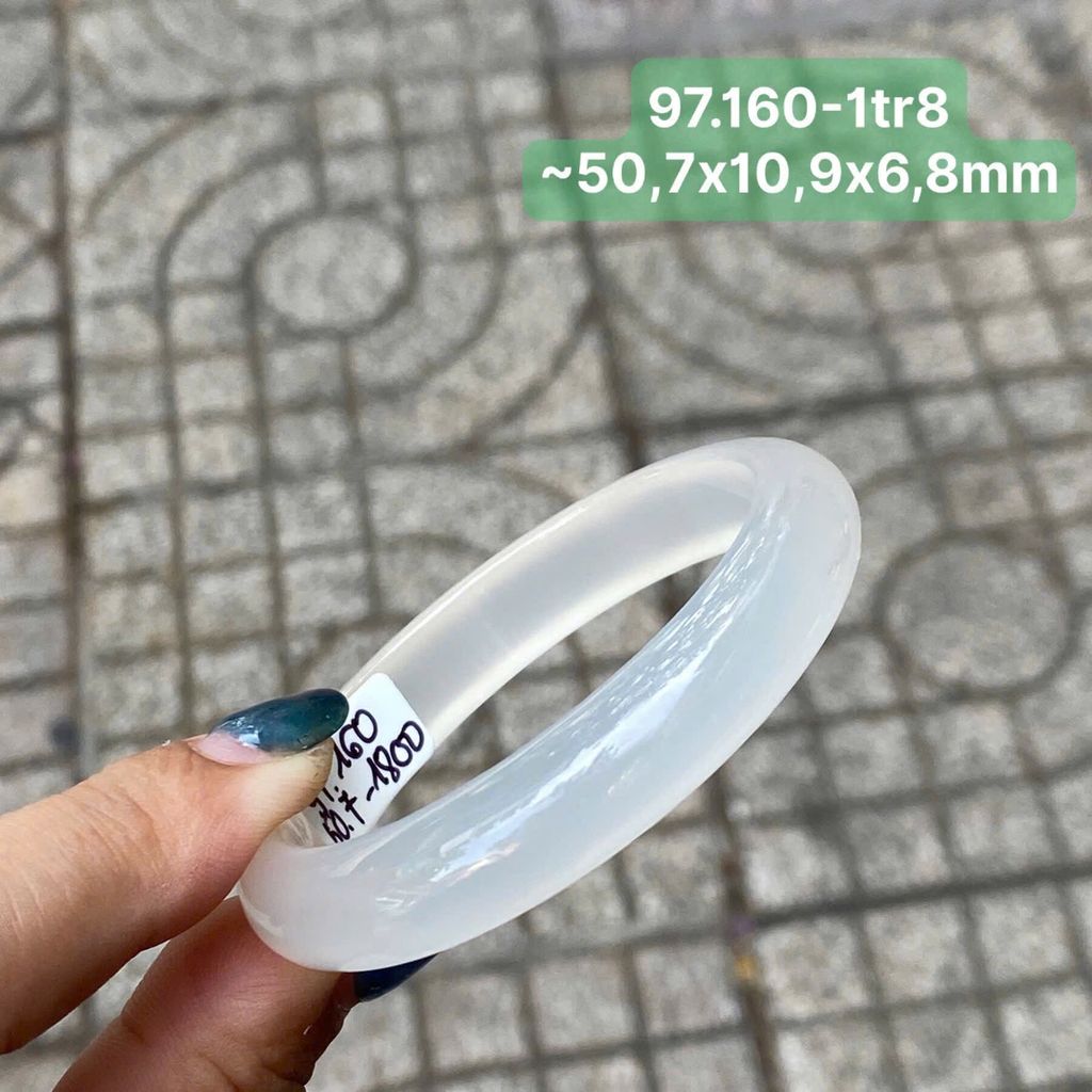 Vòng Hẹ Ngọc Tuỷ Chalcedony Bạch Nguyệt Quang ~50,7x10,9x6,8mm 97.160