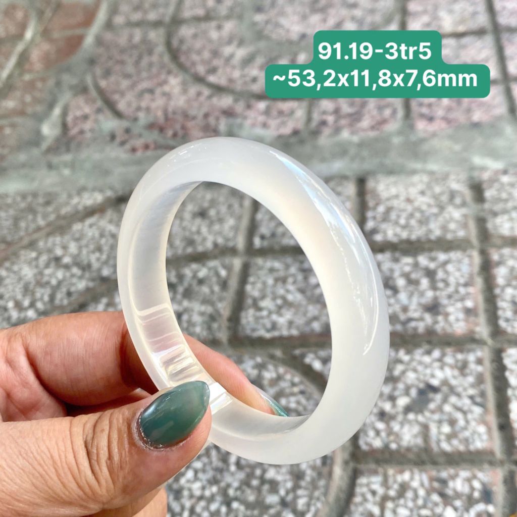 Vòng Ngọc Tuỷ Chalcedony bạch nguyệt quang ~53,2x11,8x7,6mm 91.19