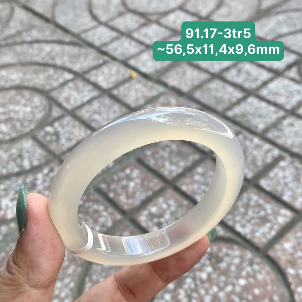 Vòng Ngọc Tuỷ Chalcedony bạch nguyệt quang ~56,6x11,4x9,6mm 91.17