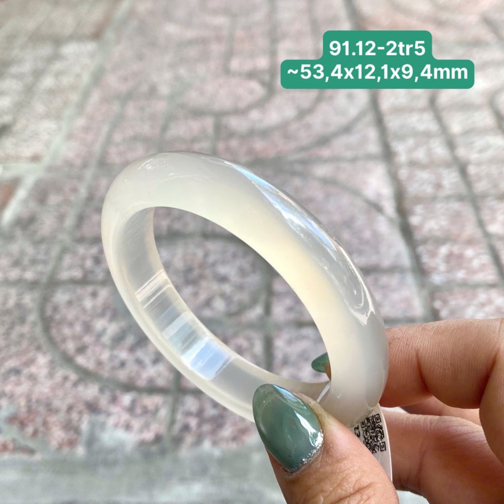Vòng Ngọc Tuỷ Chalcedony bạch nguyệt quang ~53,4x12,1x9,4mm 91.12