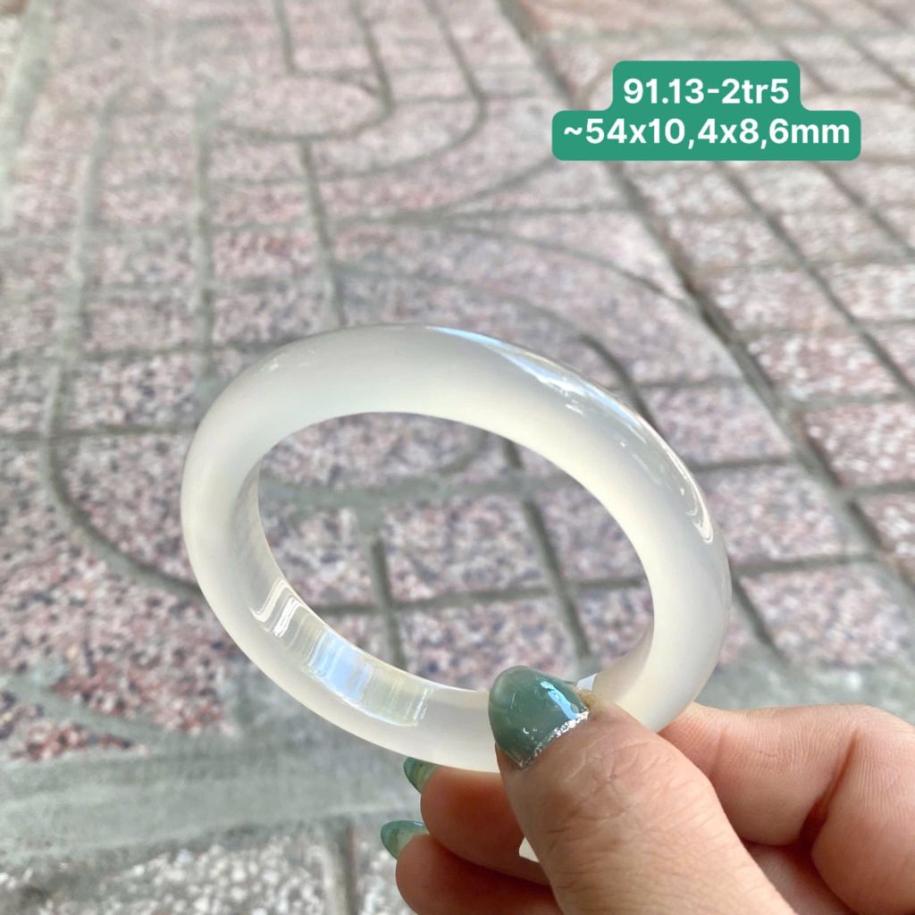 Vòng Ngọc Tuỷ Chalcedony bạch nguyệt quang ~54x10,4x8,6mm 91.13