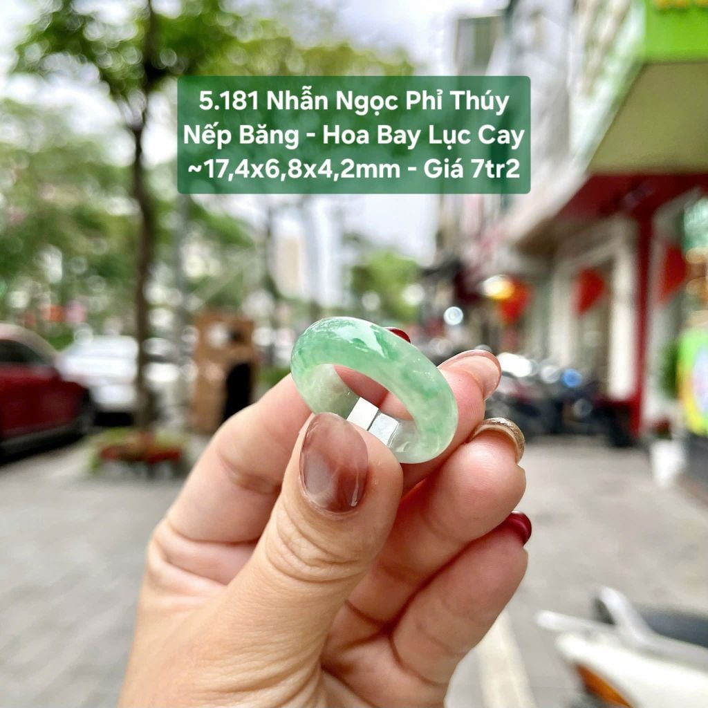 Nhẫn Ngọc Phỉ Thuý Nếp Băng - Hoa Bay Lục Cay ~17,4x6,8x4,2mm 5.181