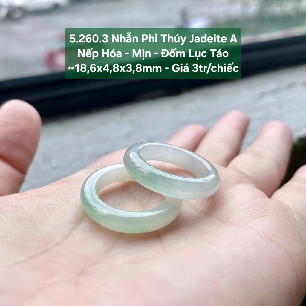 5.260.3 Nhẫn Phỉ Thuý Jadeite A - Nếp Hoá - Mịn Đốm Lục Táo ~ 18,6x4,8x3,8mm