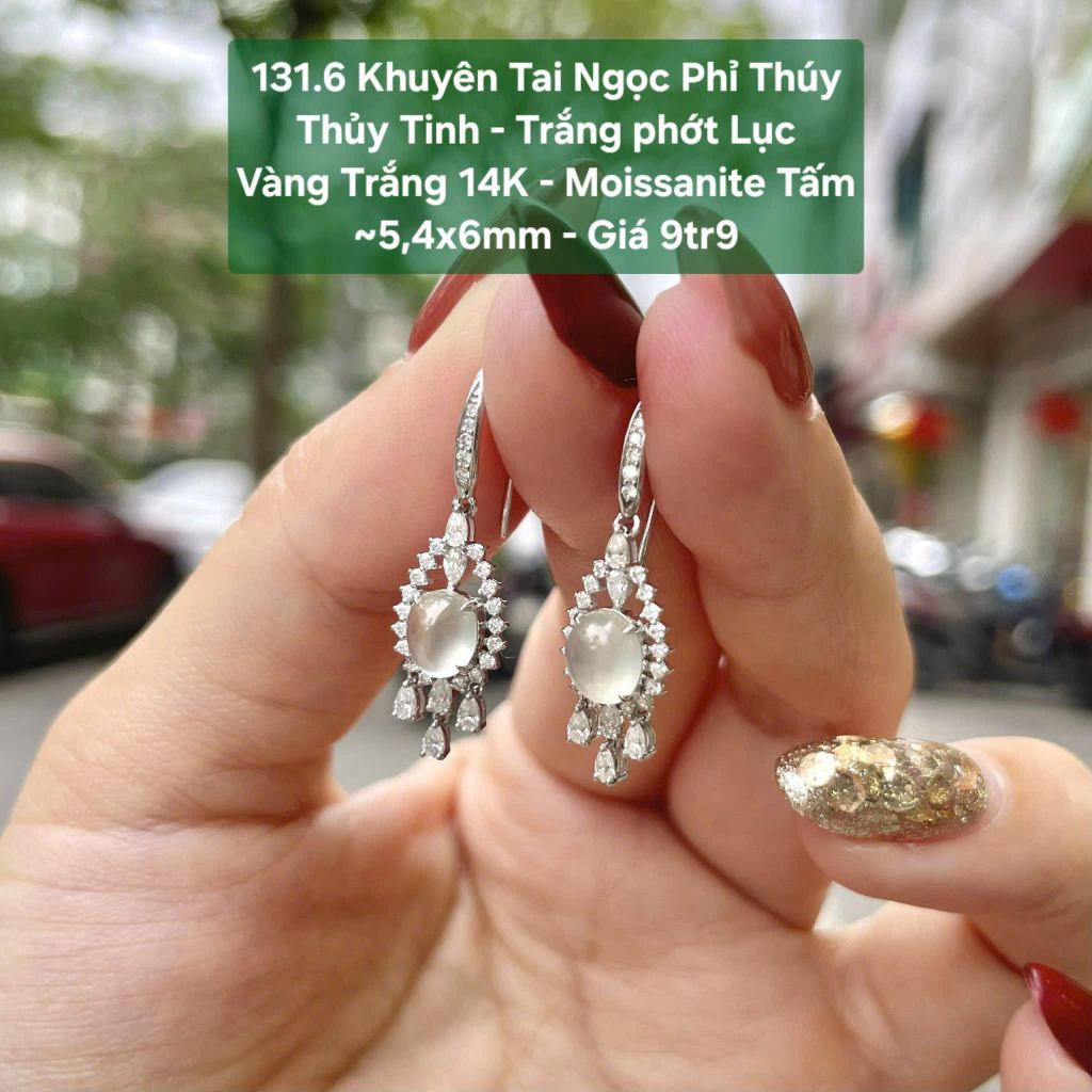 Khuyên tai Ngọc Phỉ Thuý Thuỷ Tinh - Trắng Phớt Lục VT14K - Mois tấm ~5,4x6mm 131.6